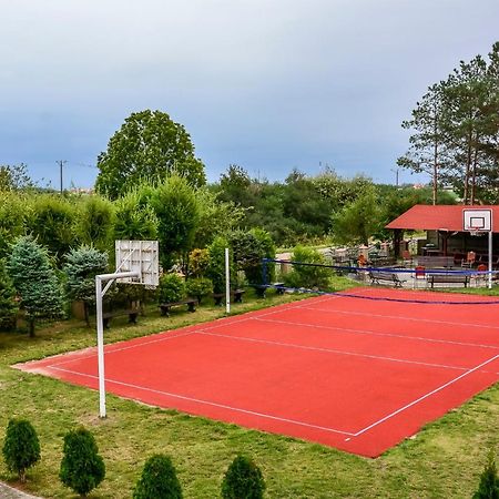 Osrodek Wczasowo-Kolonijny Bazylak Rewal Bed & Breakfast Exterior photo